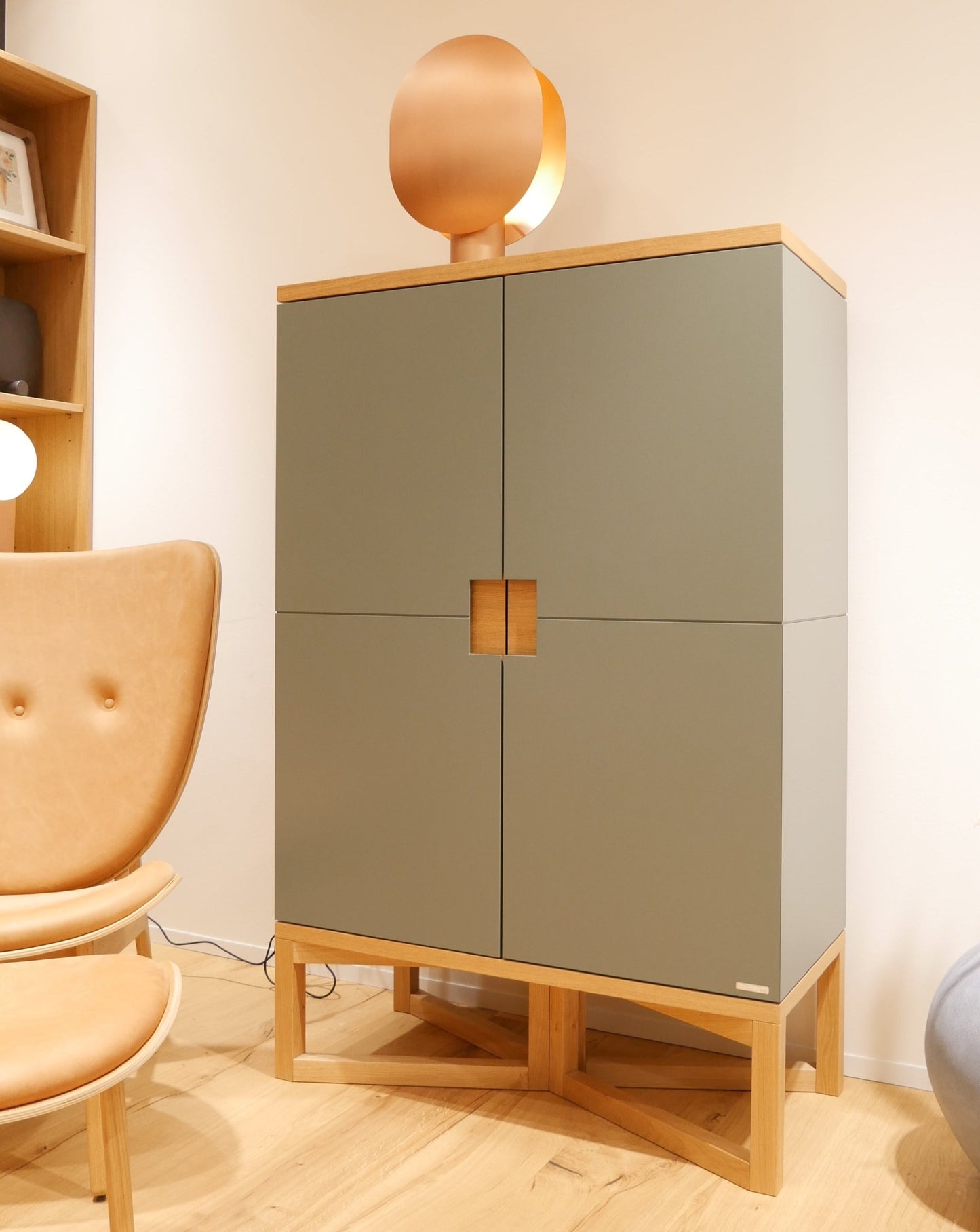 Highboard "Lev Meisjen"