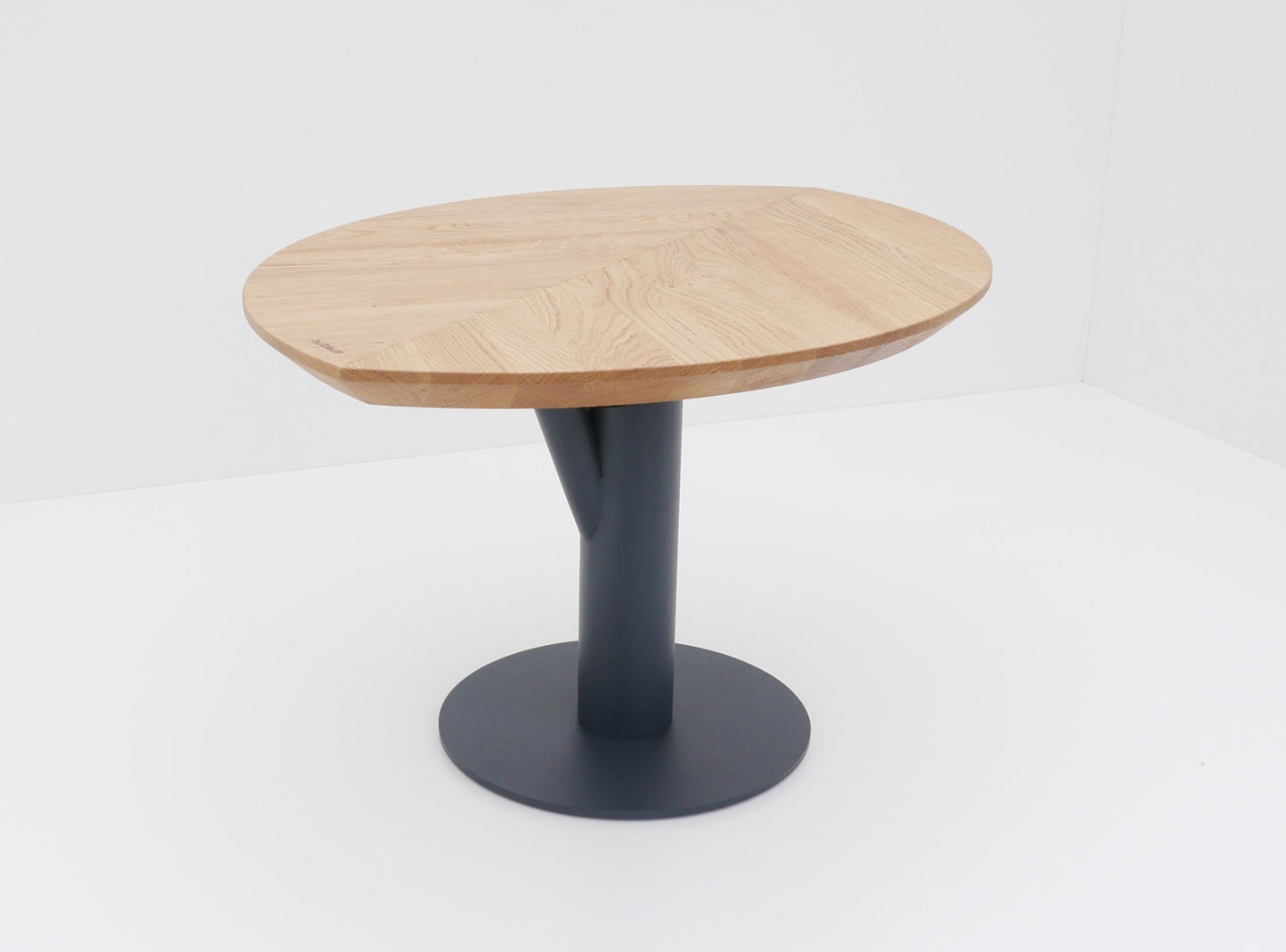 Couchtisch aus massiver Eiche "Heast-Blaat"