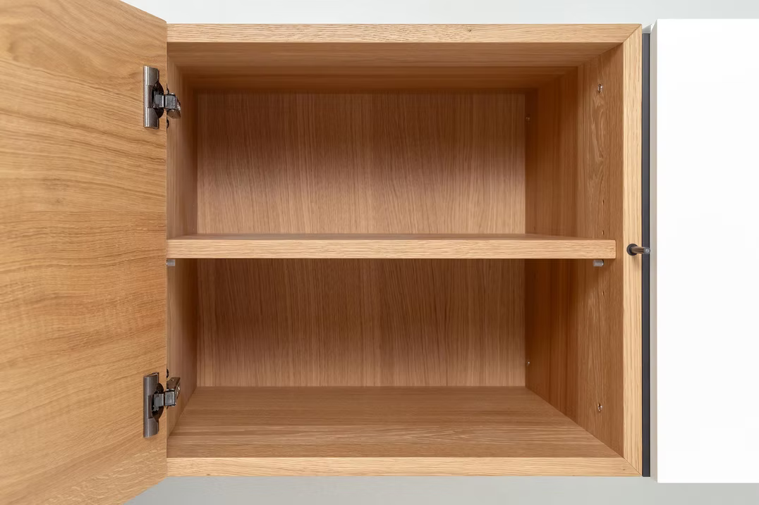 bulbaum "handgemaach" TV-Möbel "zwei en haalef mäta"